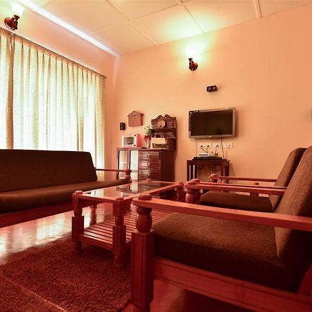 Manalar Hotel Gudalur  Szoba fotó